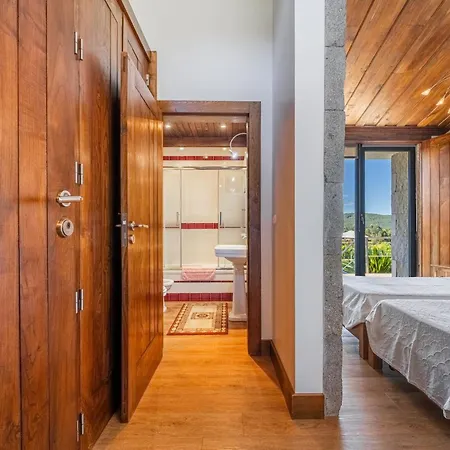 206 * Paredes de Coura